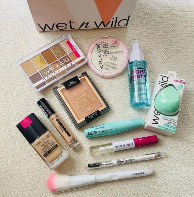 wnw giveaway zoevassileiou